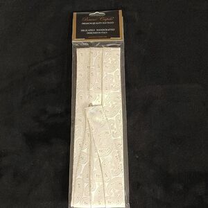 BRUNO CAPELO FASHION 3 PLEAT SATIN HAT BAND. IVORY PAISLEY PRINT.